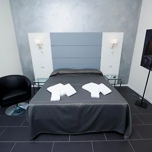 Grey&white Rom